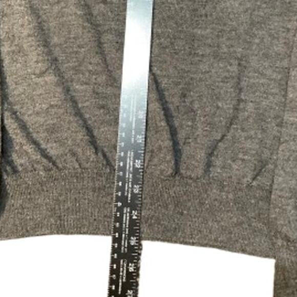 Qi New York Men's Grey 100% Wool Sweater - Size L - Minimalist, Cozy, Preppy - Picture 5 of 6